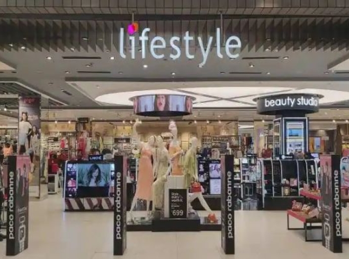 Lifestyle expands with compact stores in small cities